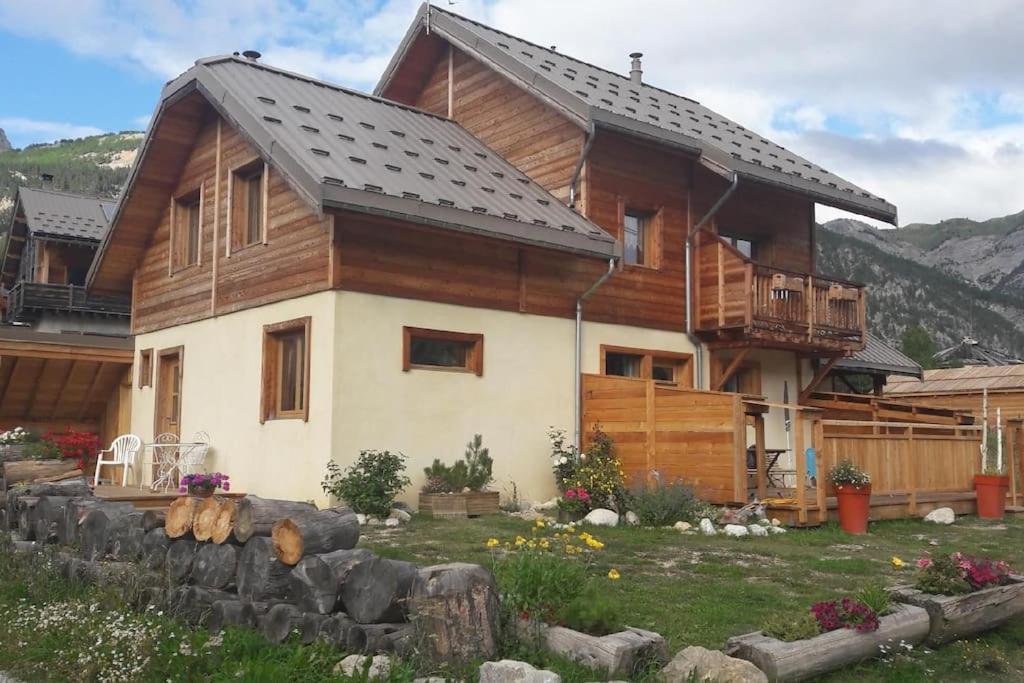 Chalet T3 Duplex Neuf Névache Extérieur photo