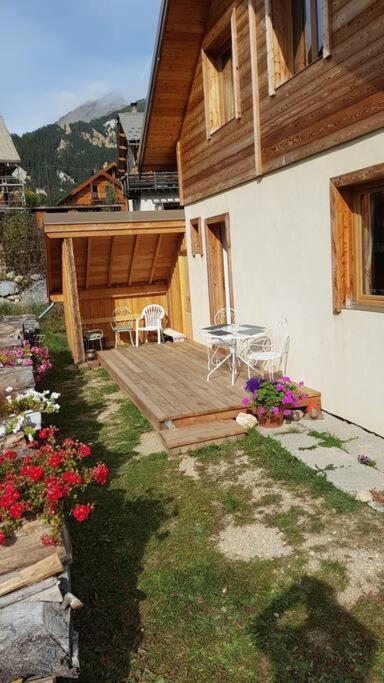 Chalet T3 Duplex Neuf Névache Extérieur photo